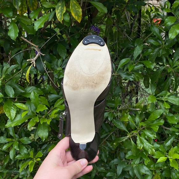 GUESS Zip-Up Heels - Picture 3 of 6